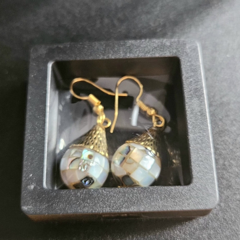 Mosaic Mother of Pearl Dangle Earrings. Last Pic Color is more accurate. - Picture 6 of 6